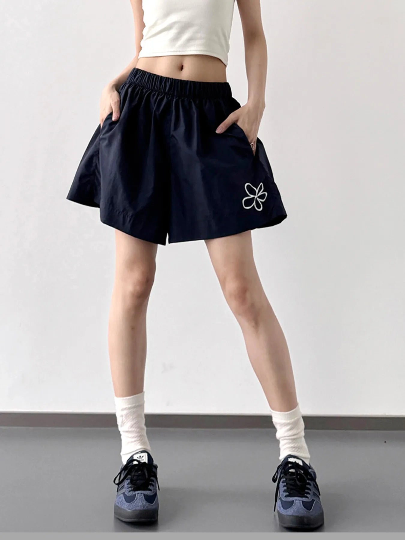 Elastic Waist Shorts - Fashorio
