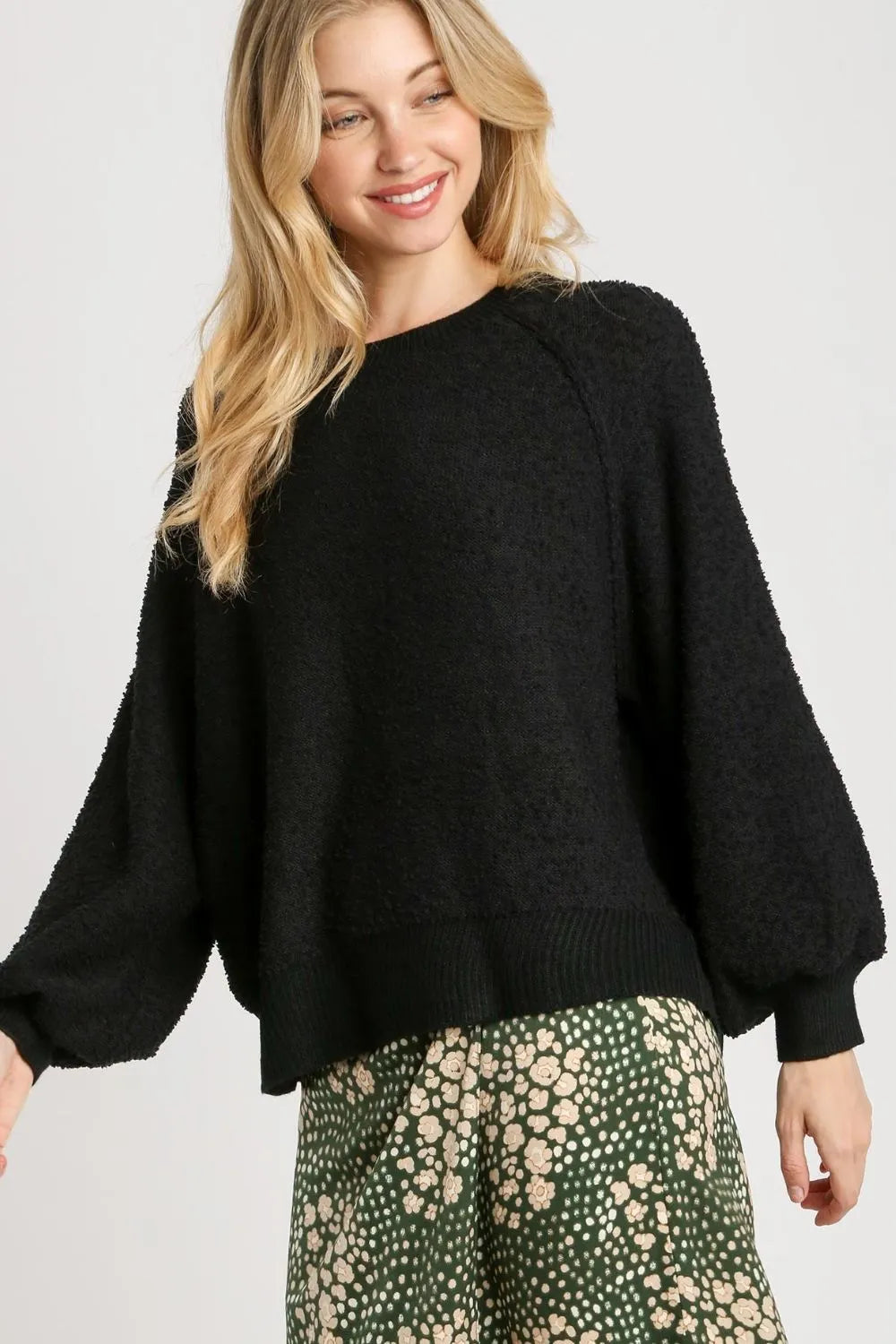 Round Neck Long Sleeve Sweater Plus Size in Black