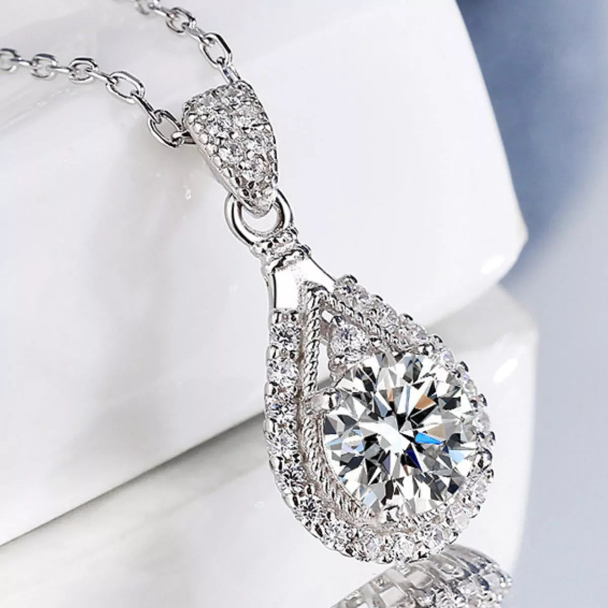 Angled view of the moissanite pendant setting