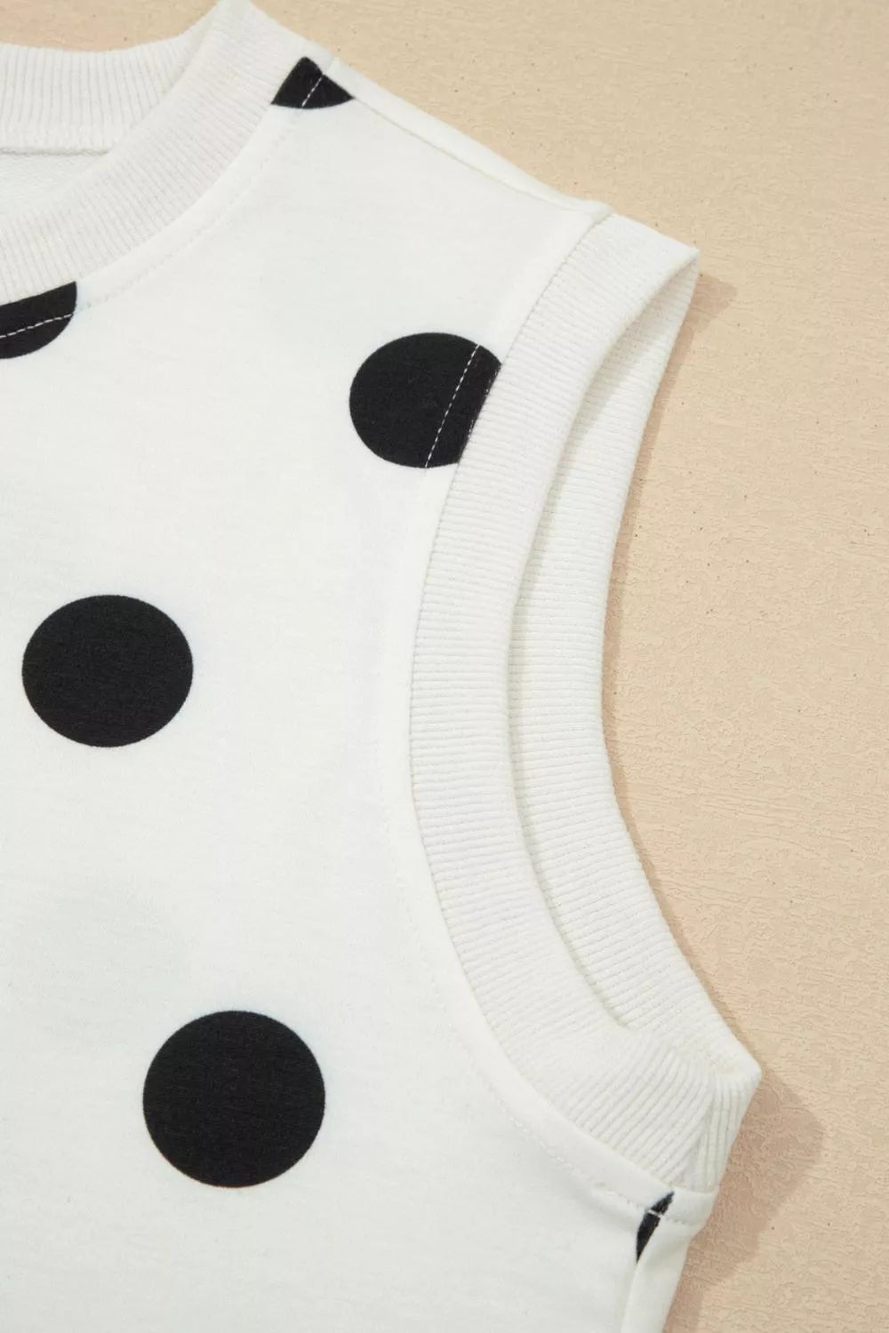 Polka dot set movement view