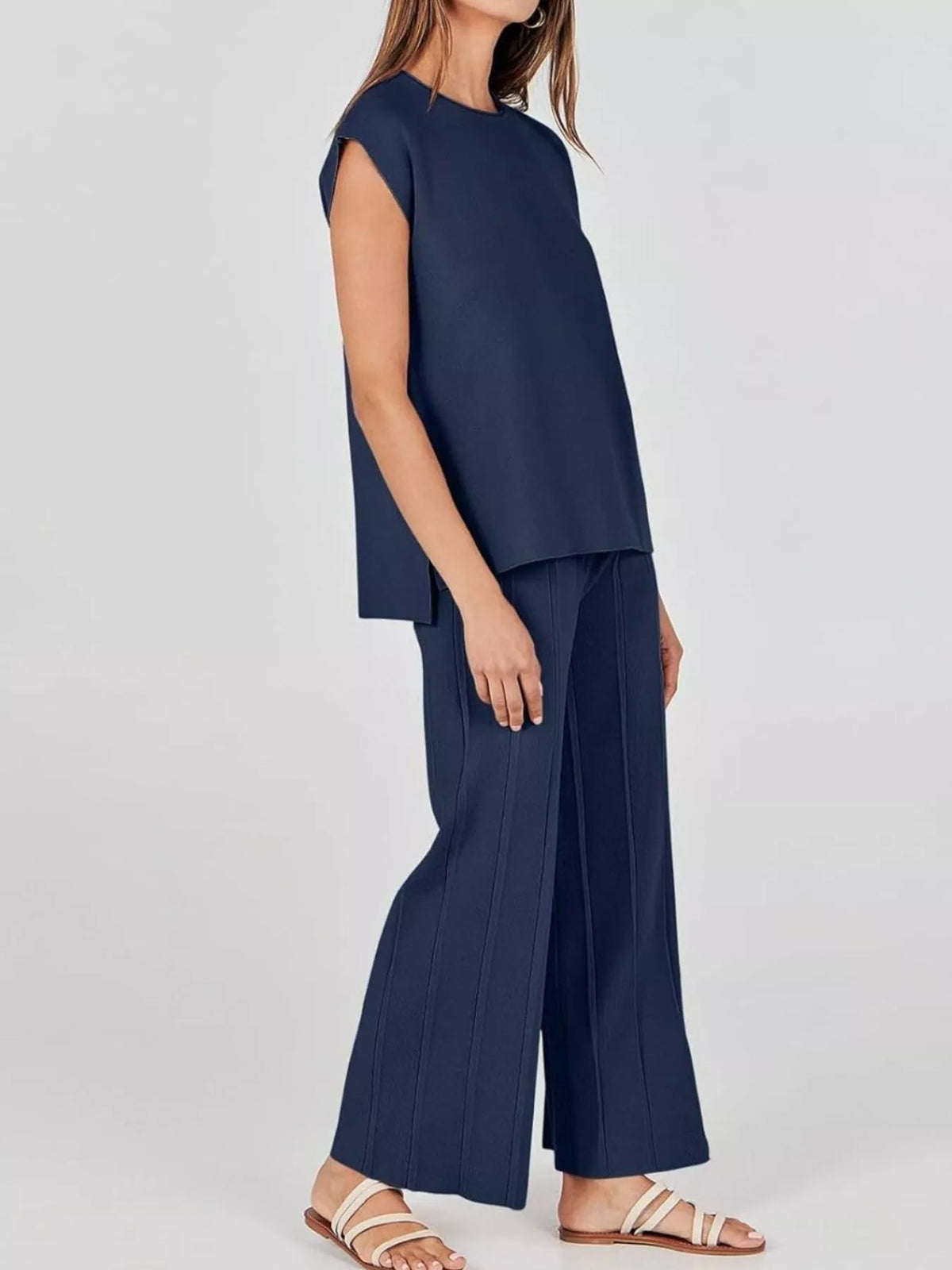 Cap sleeve set styling detail
