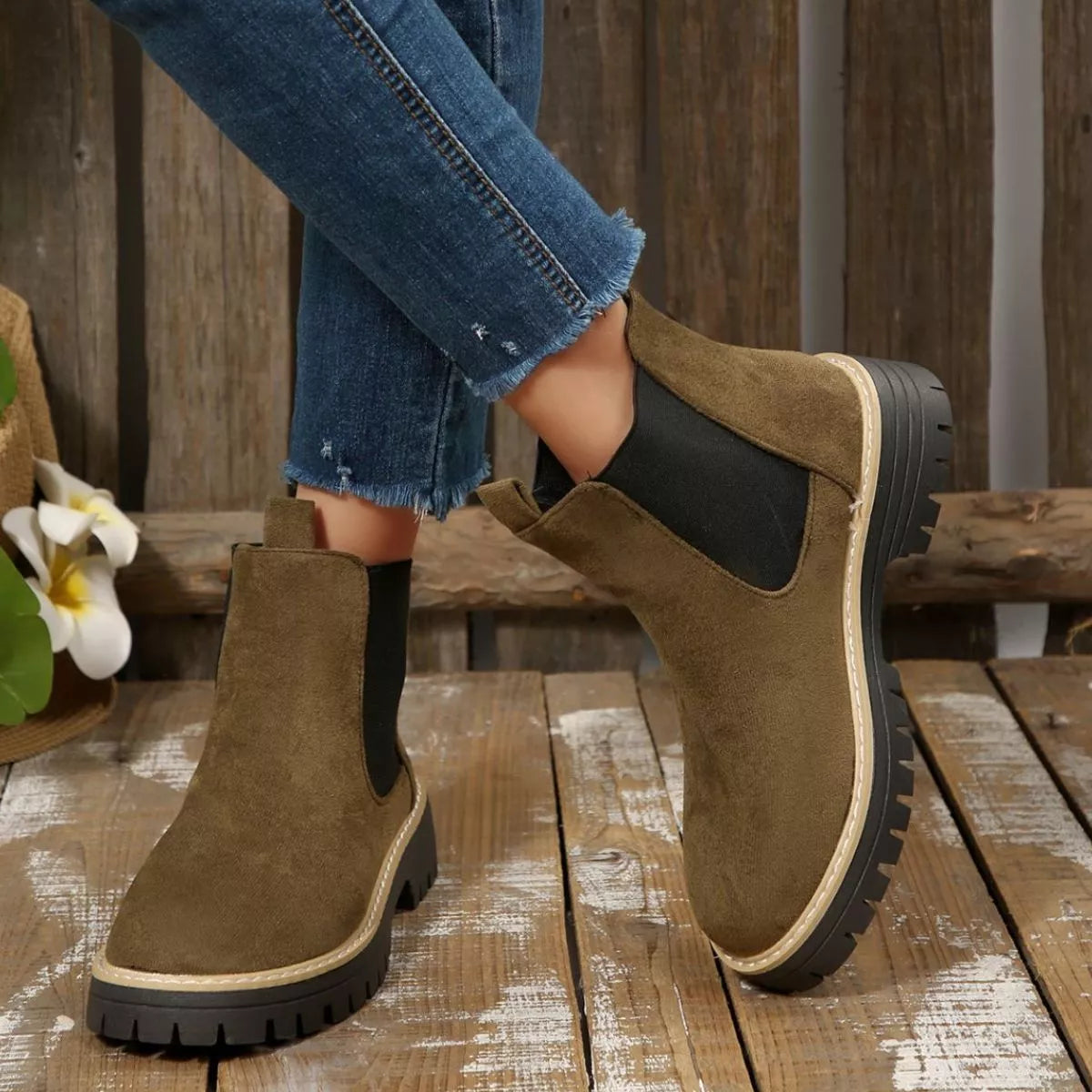 Round Toe Block Heel Boots heel and sole detail