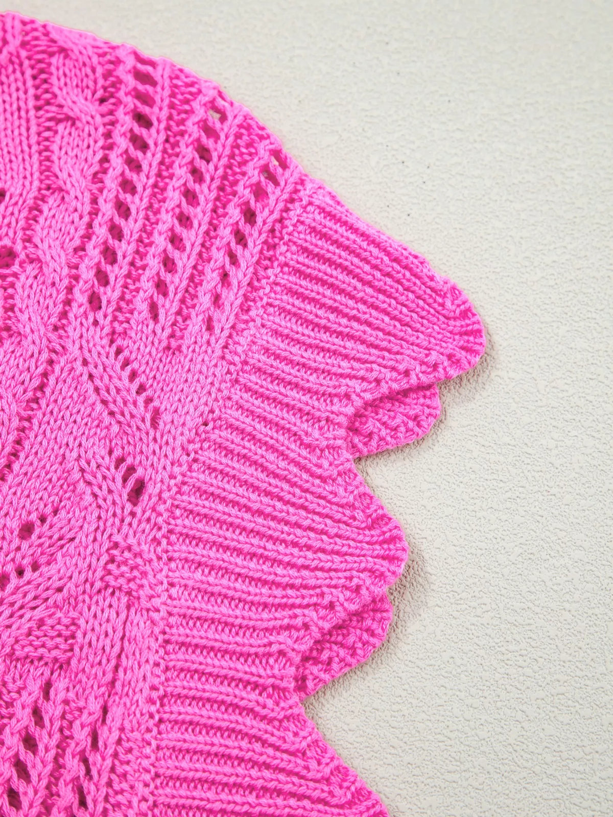 Round neck sleeveless knit detail