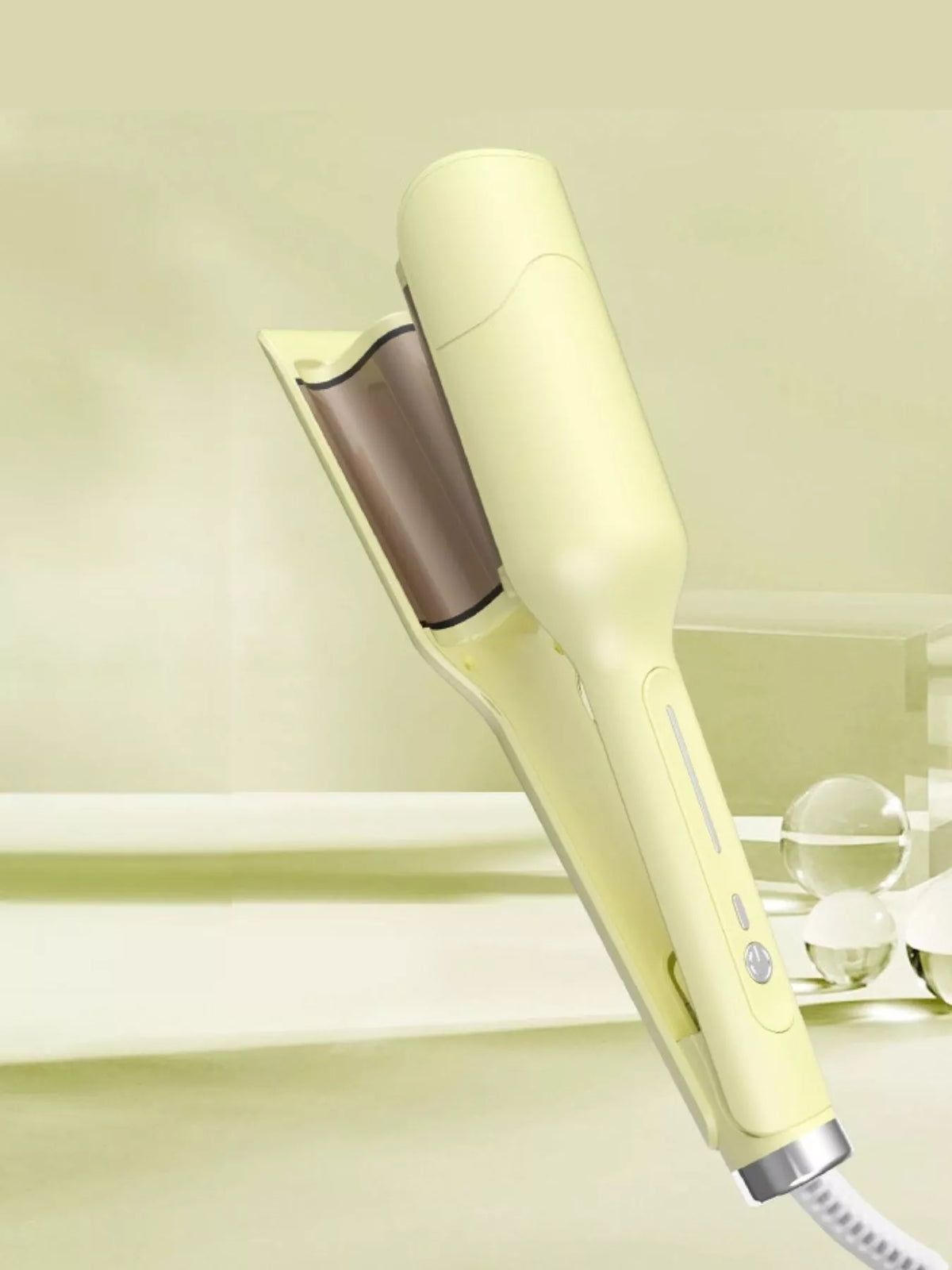 Cordless curling iron packaging
