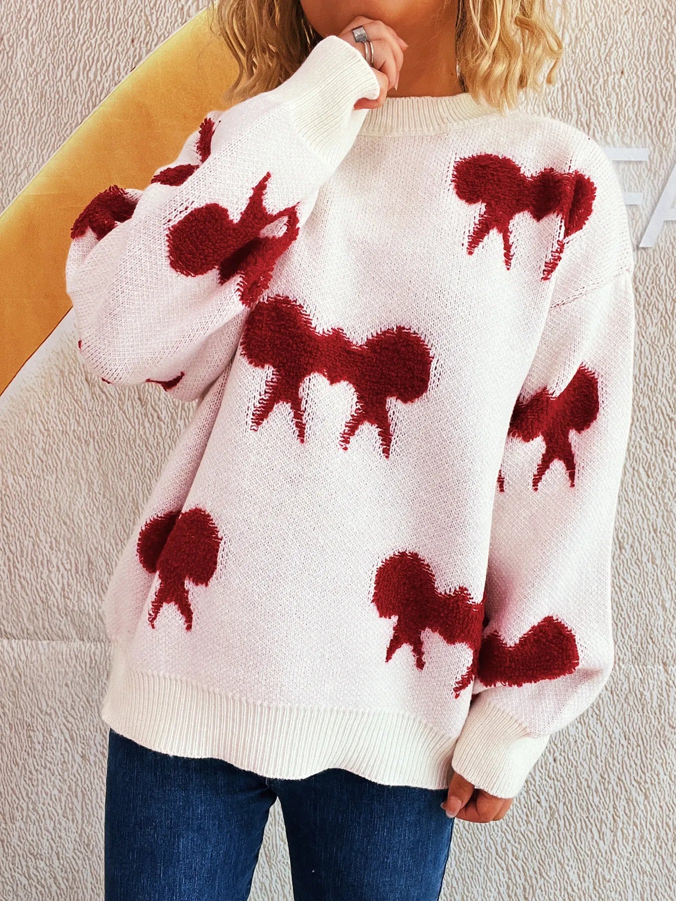 Bow Pattern Round Neck Sweater - Fashorio