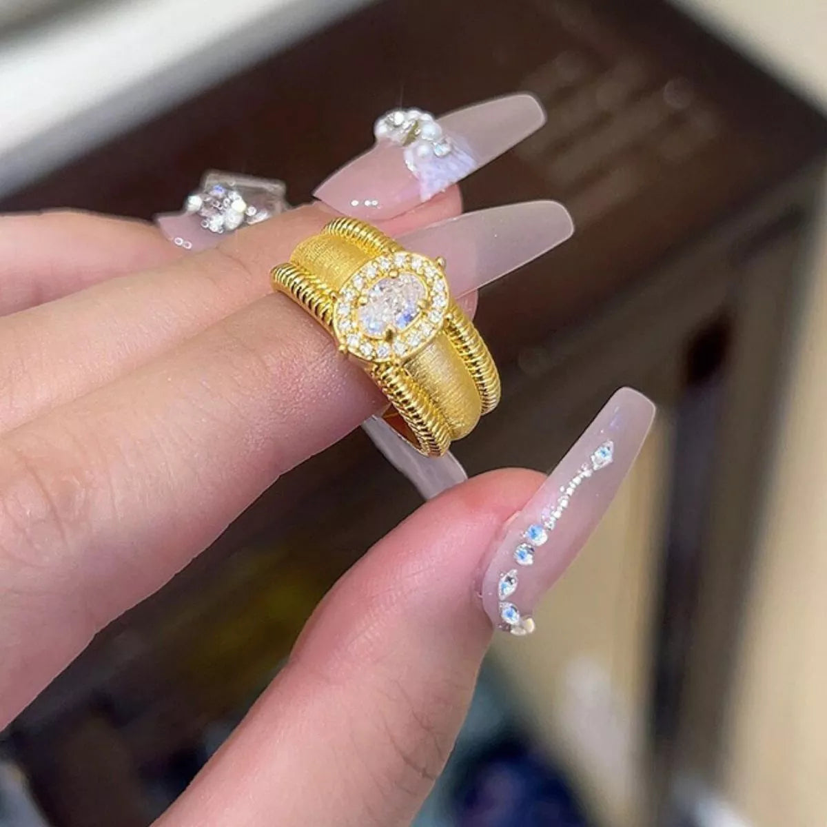 Zircon ring worn on the hand