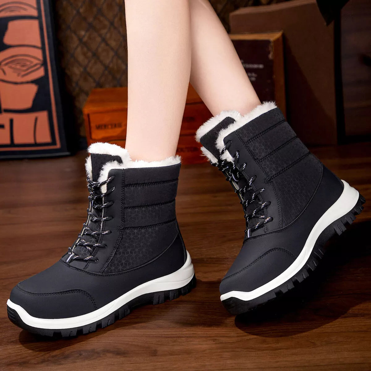 Winter fur lined snow boots heel detail