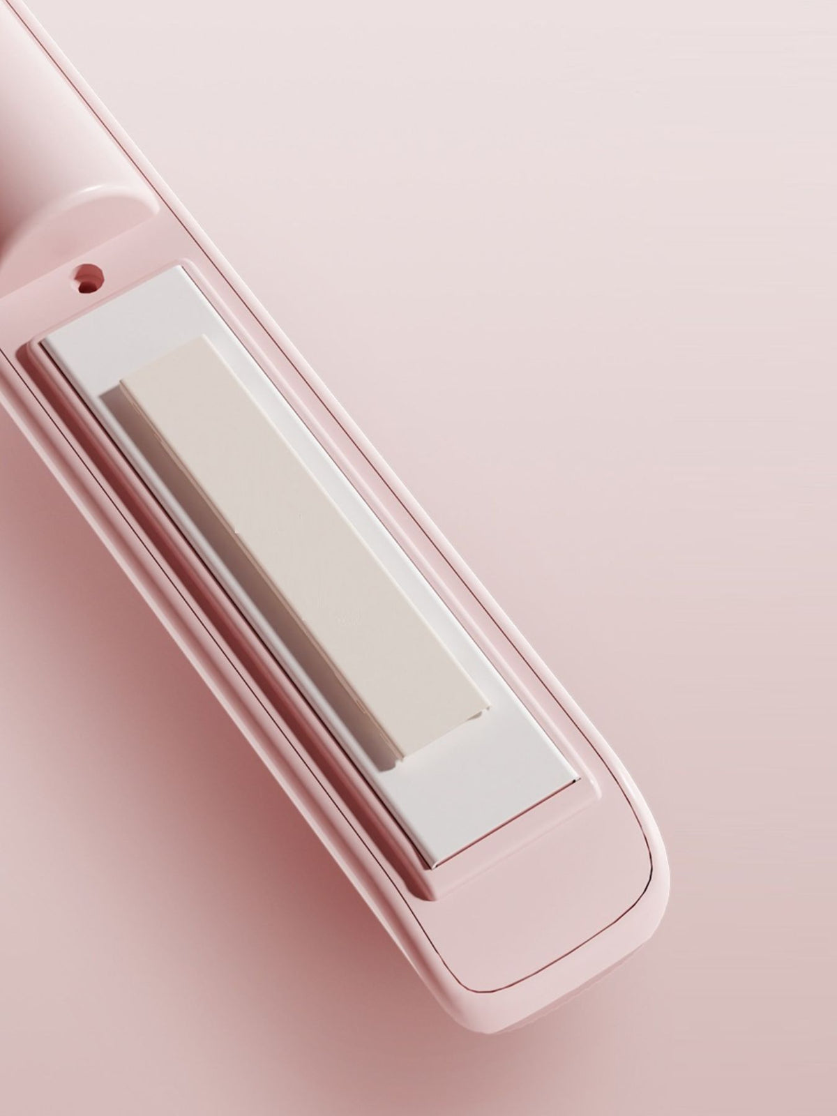 Cordless flat iron in beige