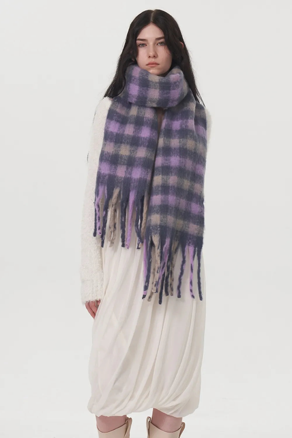 Full length view of the fringe plaid polyester scarf