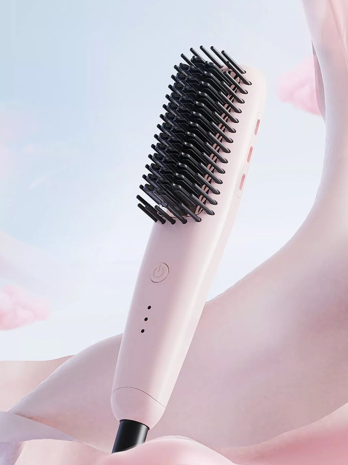 Straightening comb held in hand