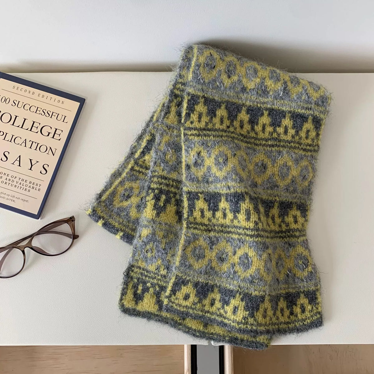 Full length view of the vintage knitted scarf