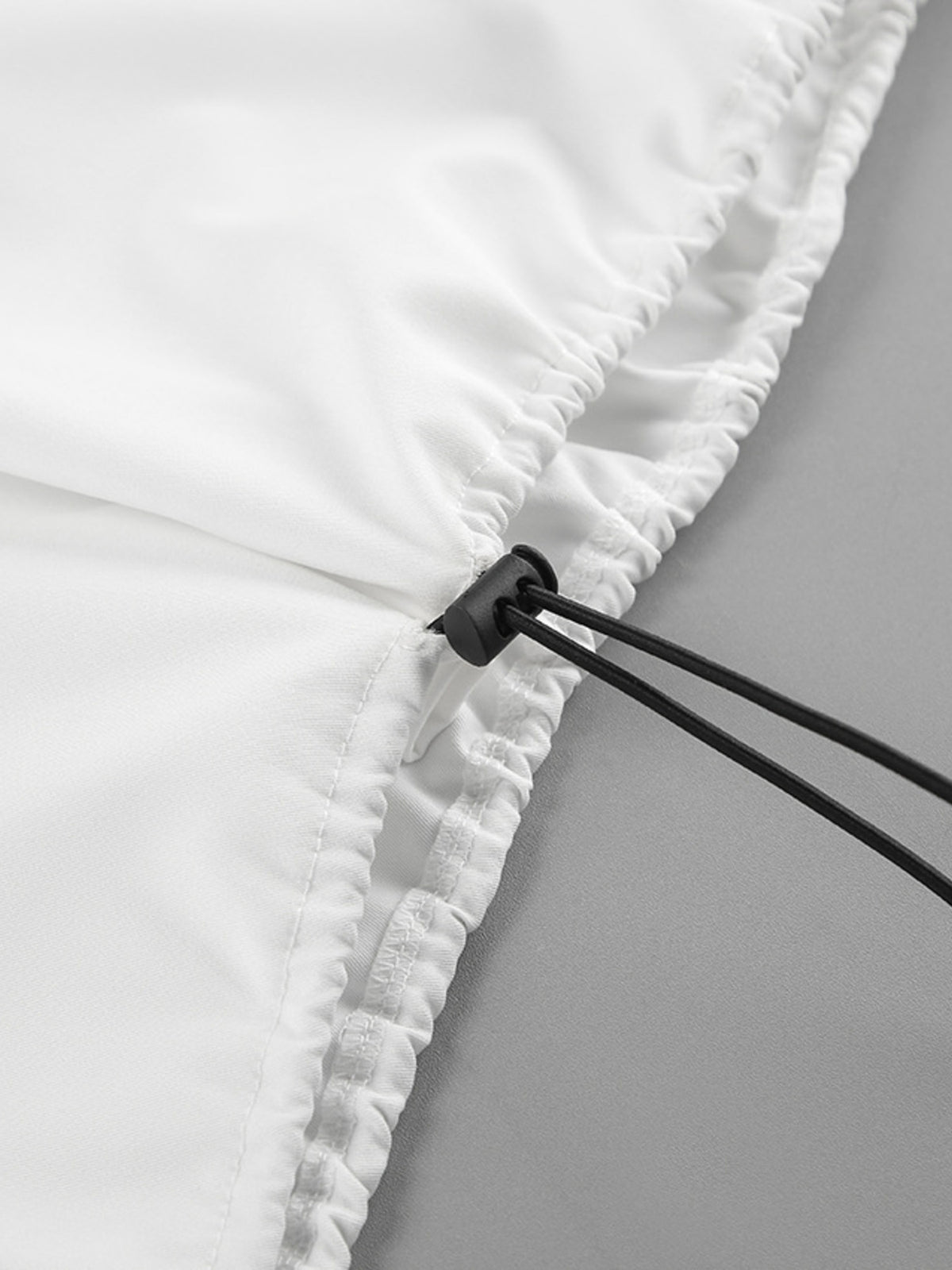 Snap detail set relaxed look