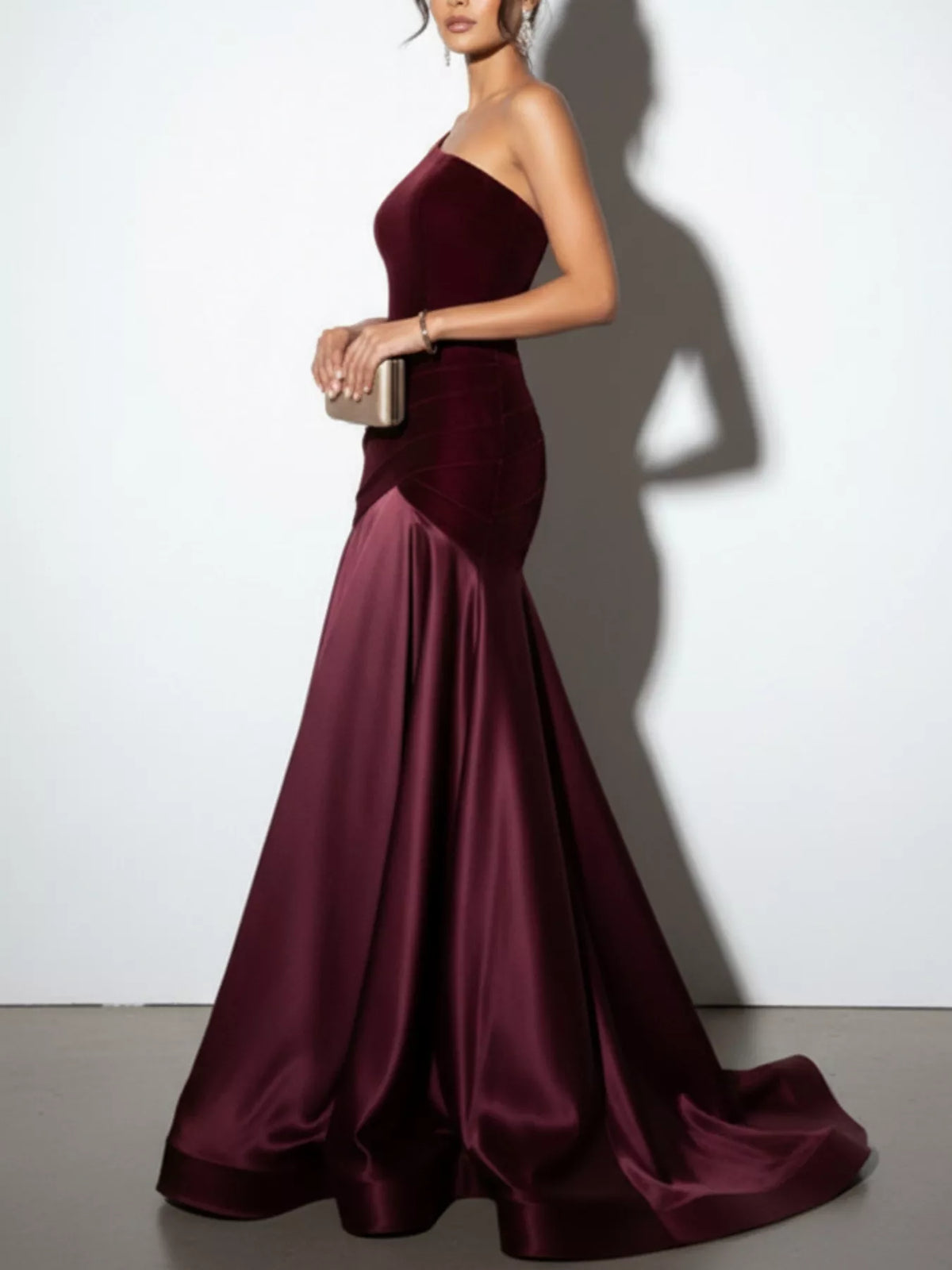 One shoulder gown side profile