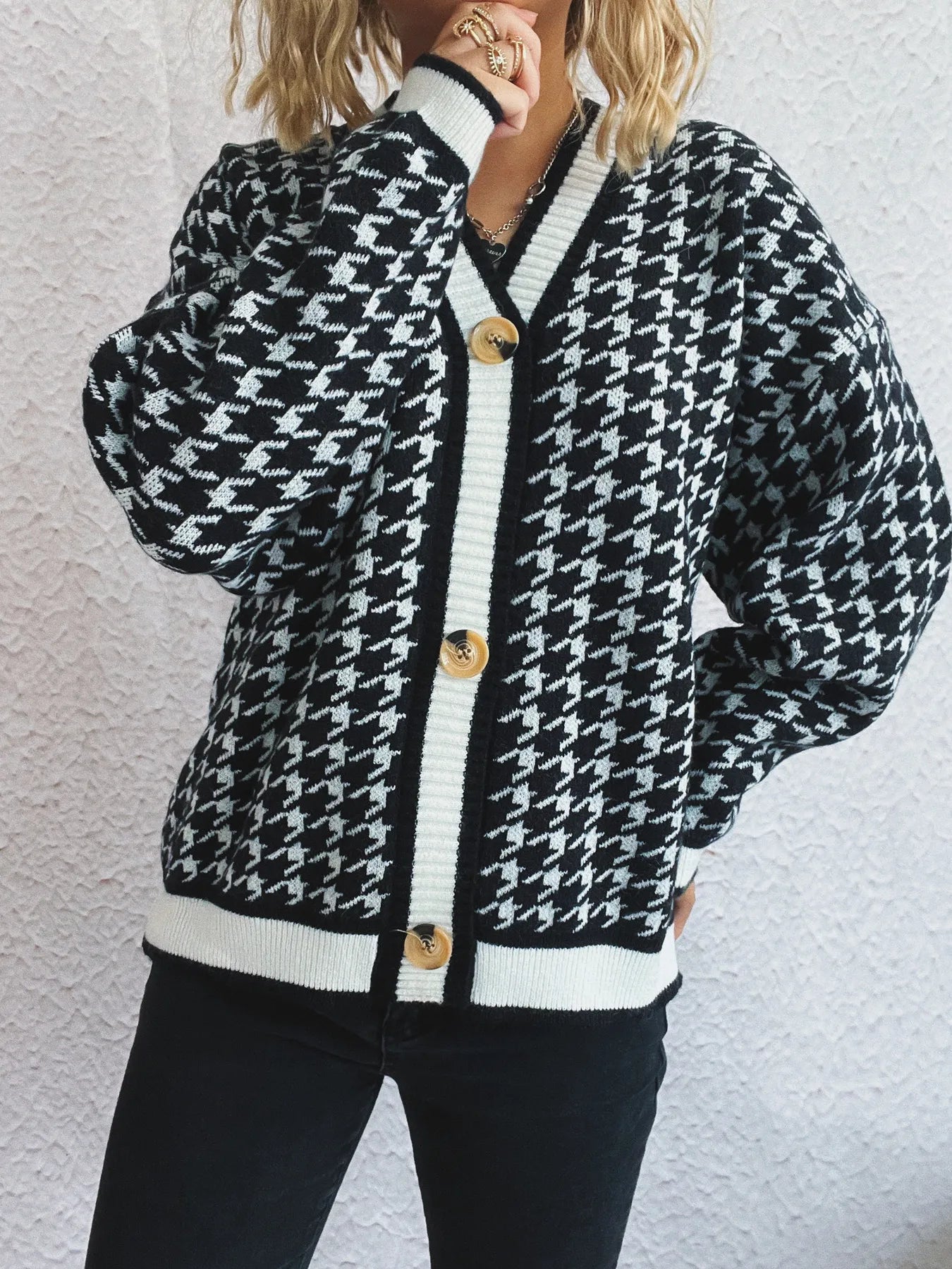 Houndstooth Pattern V-Neck Button-Up Cardigan - Fashorio