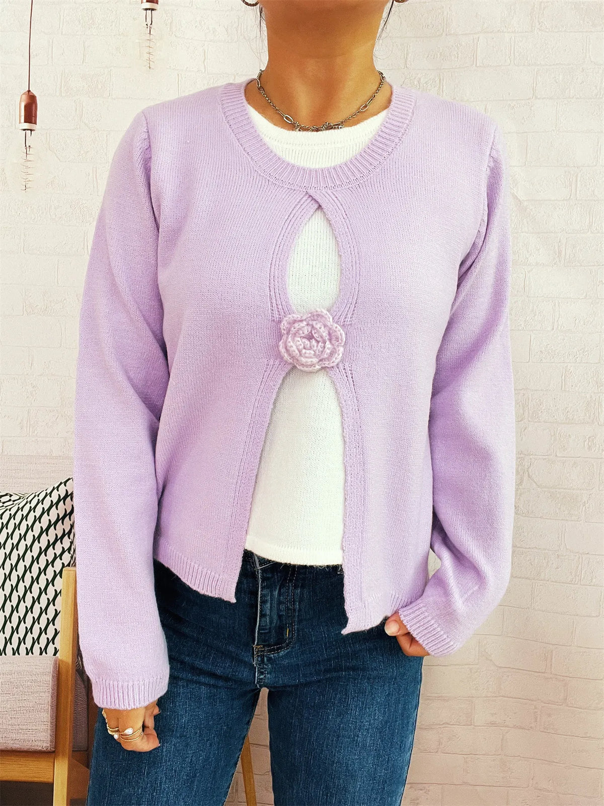 floral contrast round neck sweater close fabric detail