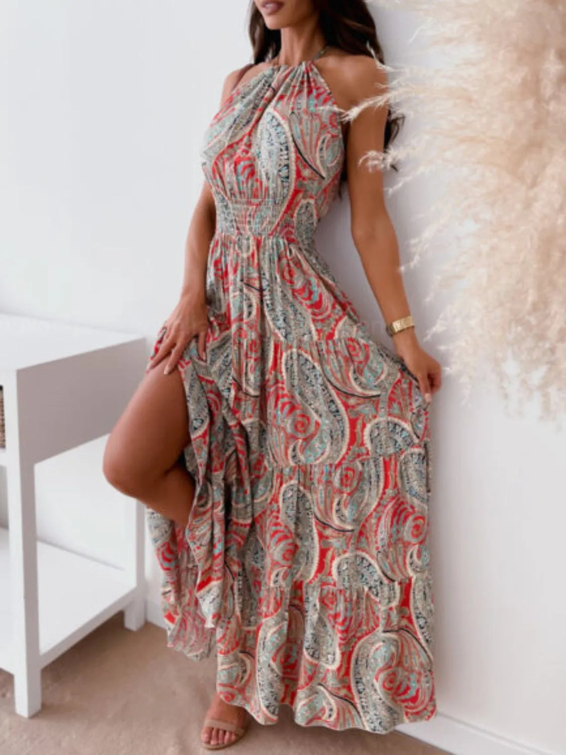 Printed halter neck backless maxi dress, detail of neckline