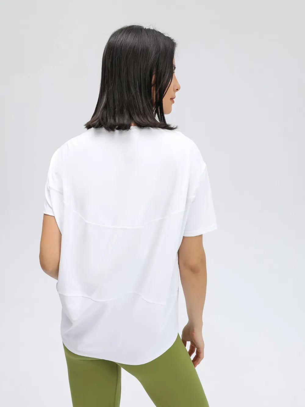 Round neck short sleeve active t-shirt front detail