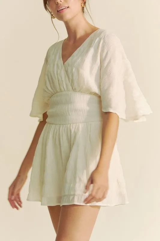 Batwing Sleeve Waist Belt Romper detail