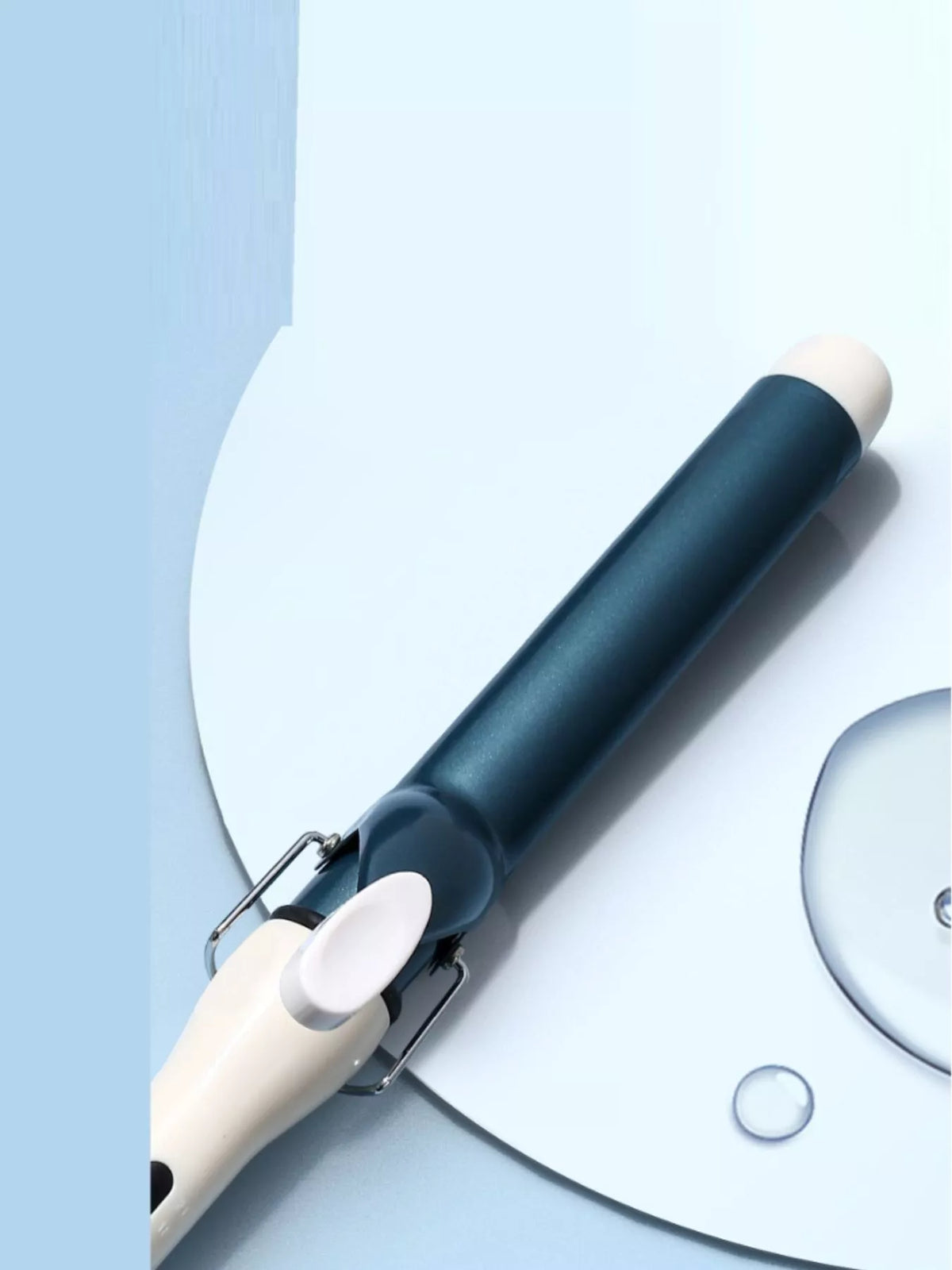 Curling wand barrel close up