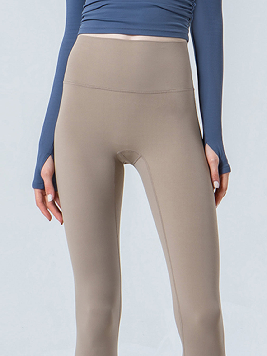 Wide waistband cropped sports leggings fabric close up