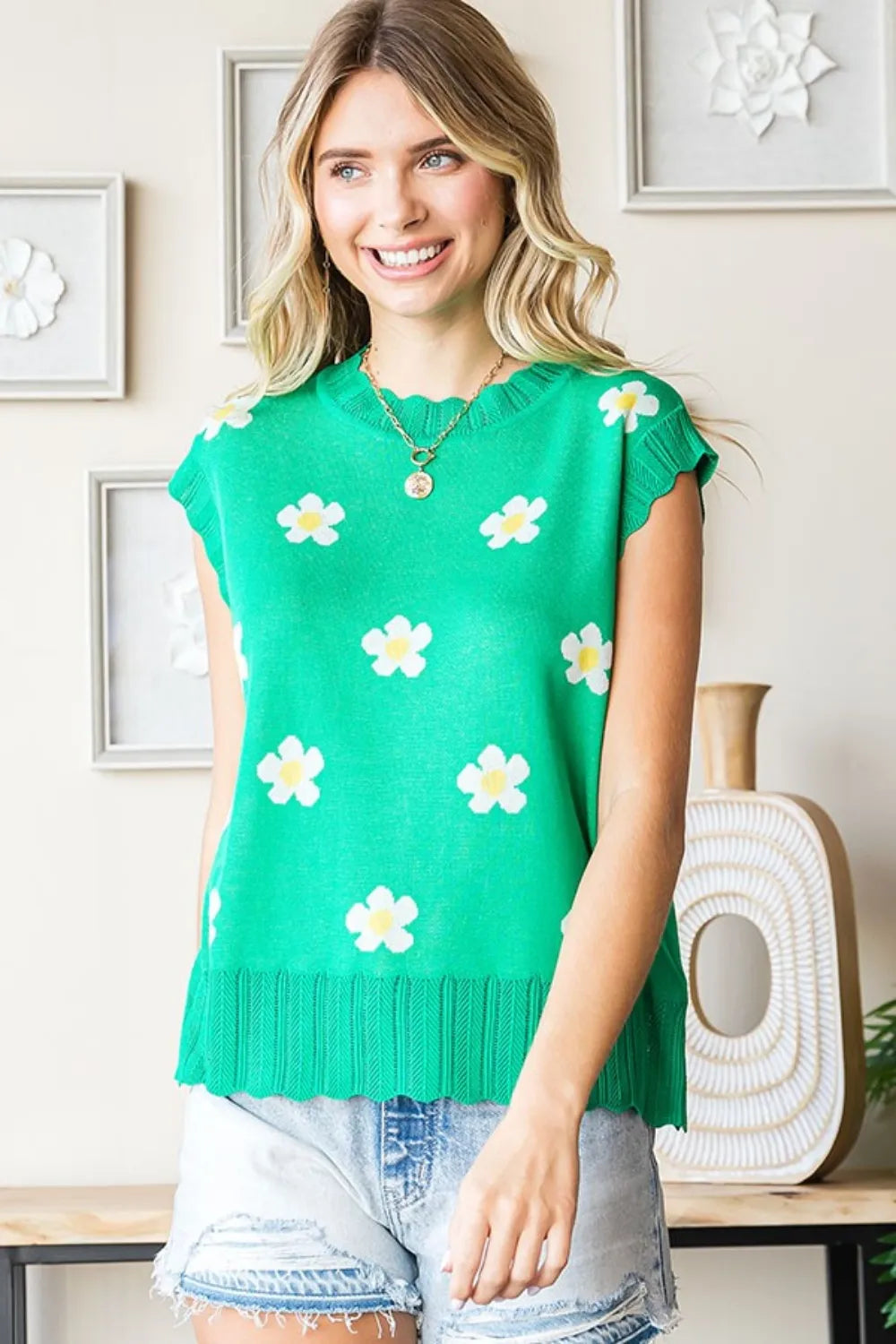 Floral Round Neck Sweater Vest detail
