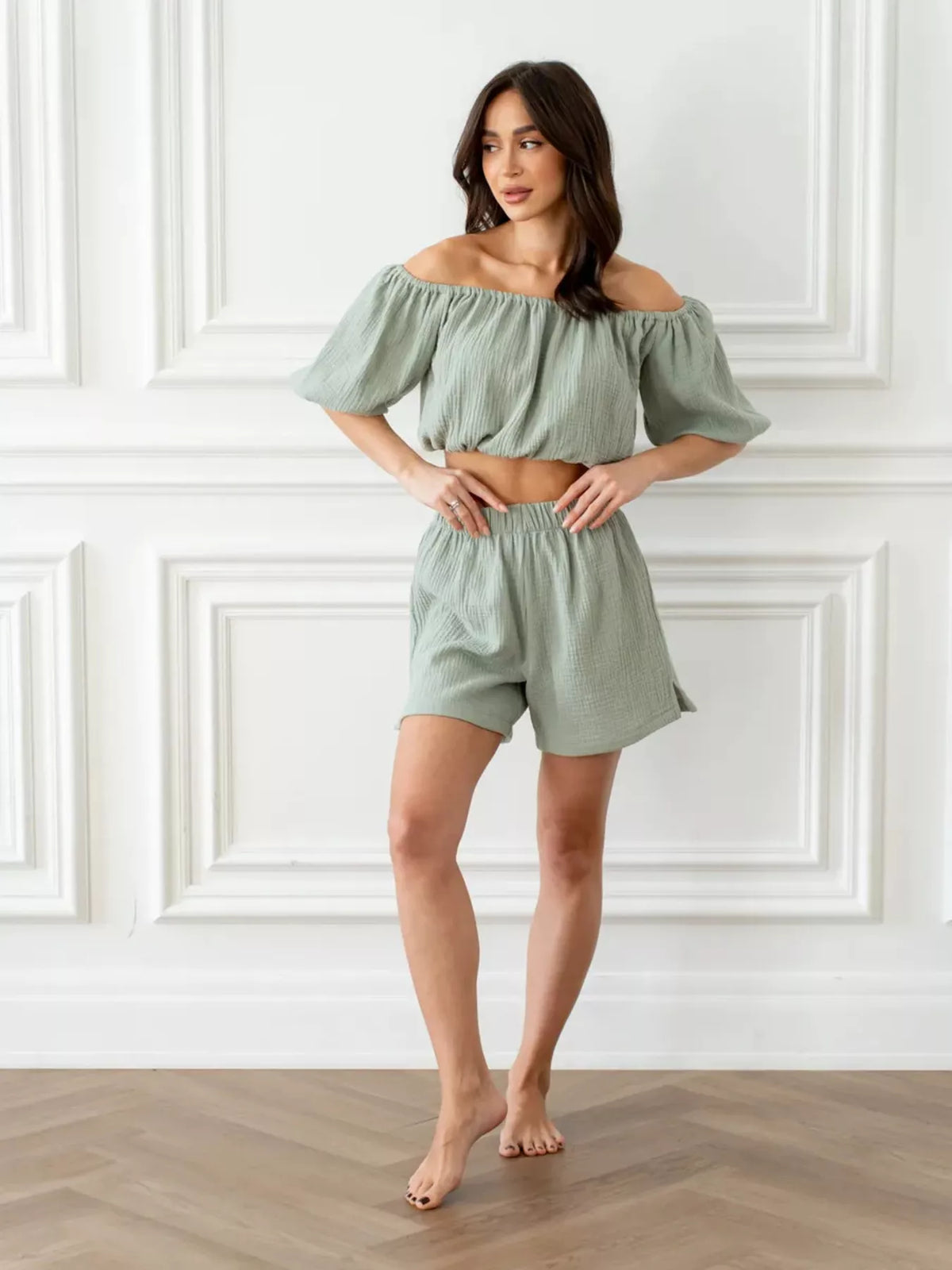 Off shoulder set side view