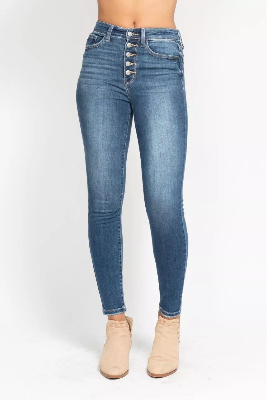 Skinny jeans side profile in medium wash