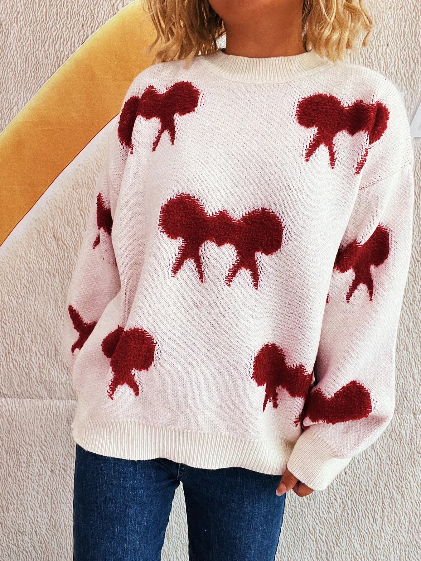 Bow Pattern Round Neck Sweater - Fashorio
