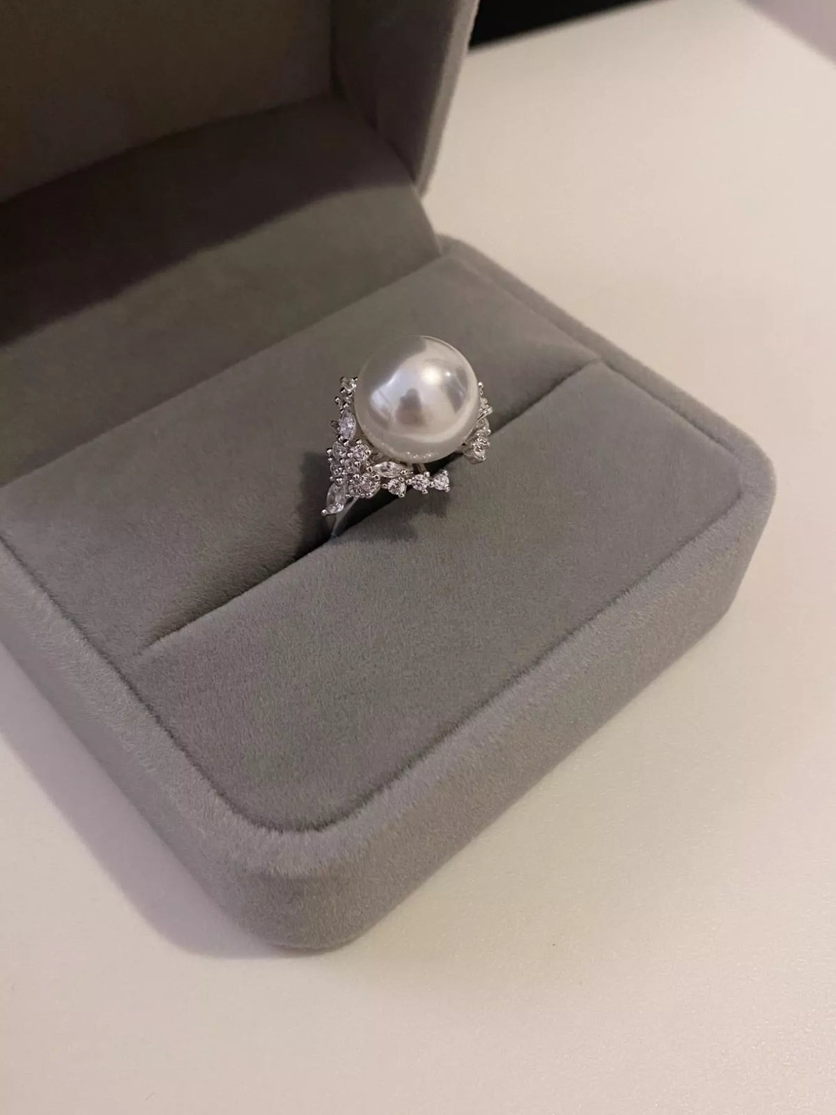 Sterling silver pearl ring pearl detail view