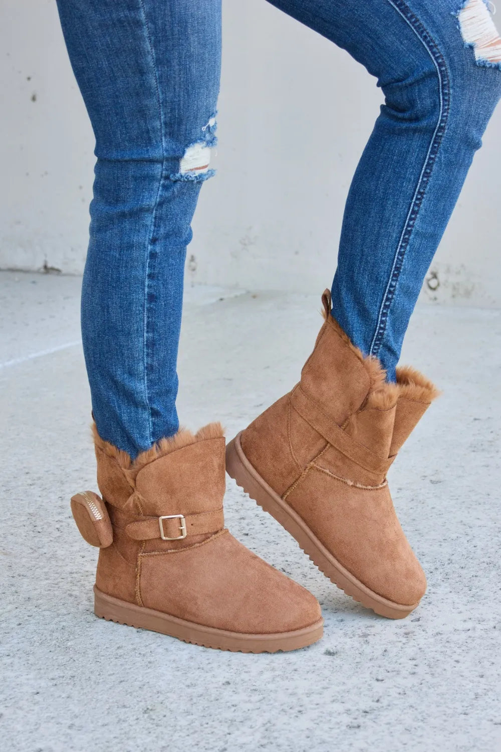 Plush thermal flat boots back view