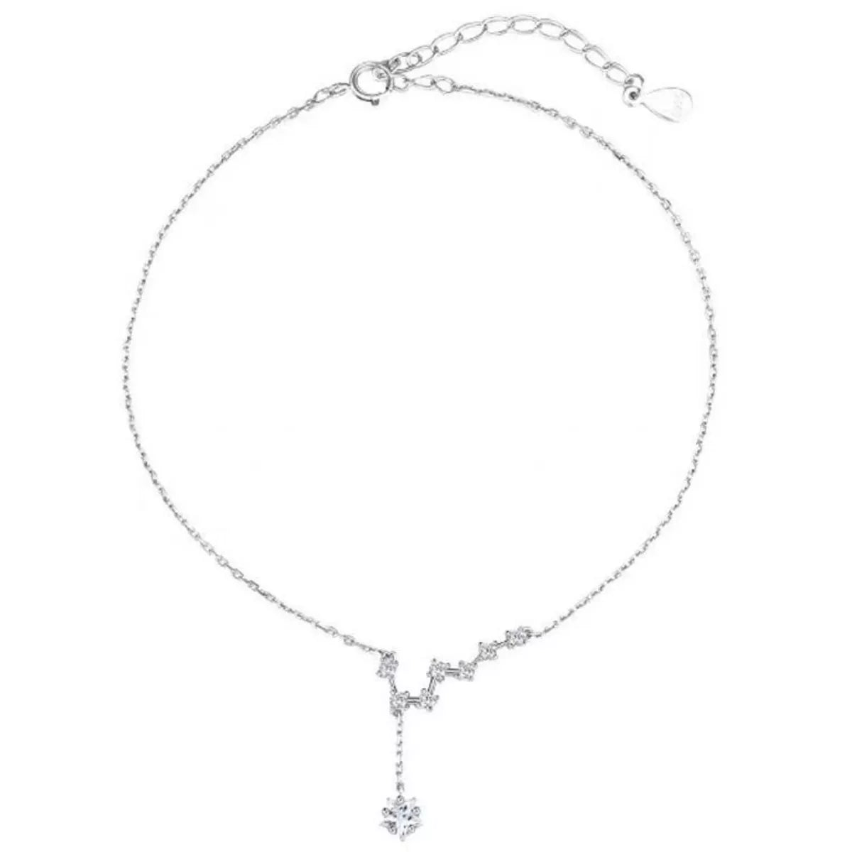 Detail of the anklet clasp and extension chain