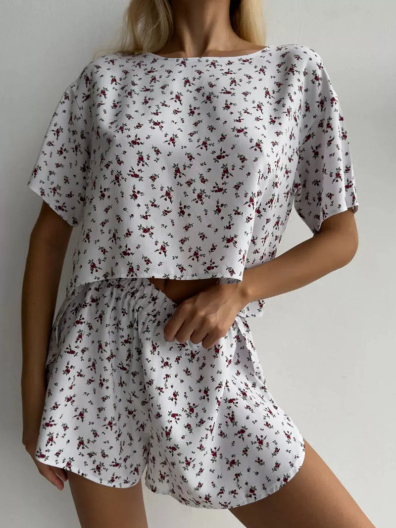 Floral print relaxed top and shorts lounge set front