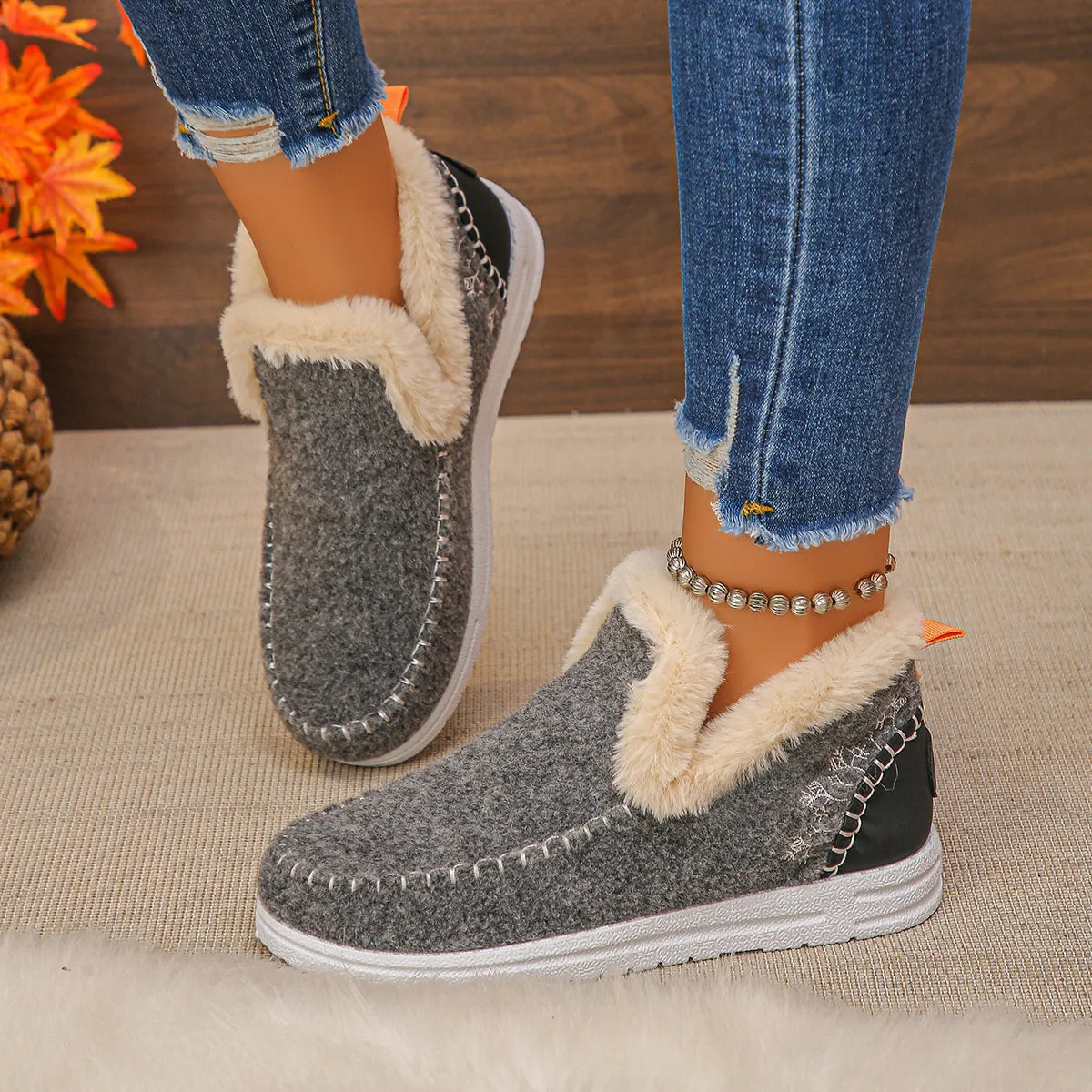 Fleece lined round toe ankle boots upper close up