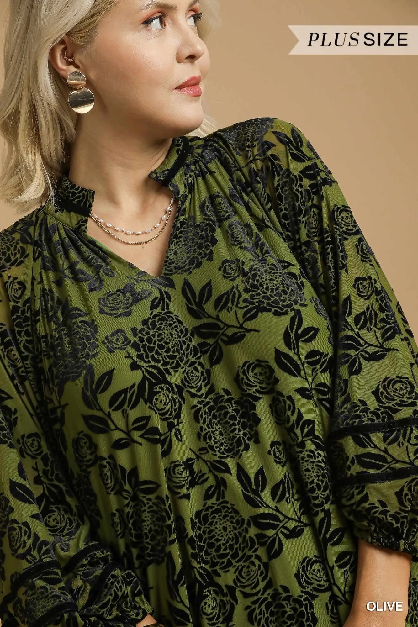 Umgee Full Size Floral Velvet Blouse with Balloon Sleeves Plus Size - Fashorio