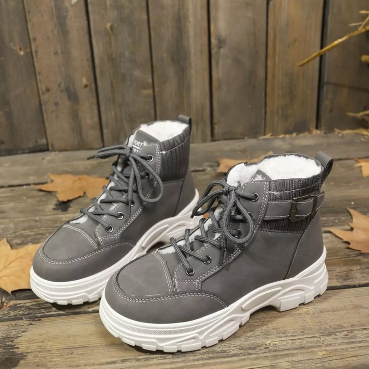 Plush lining lace up boots toe detail