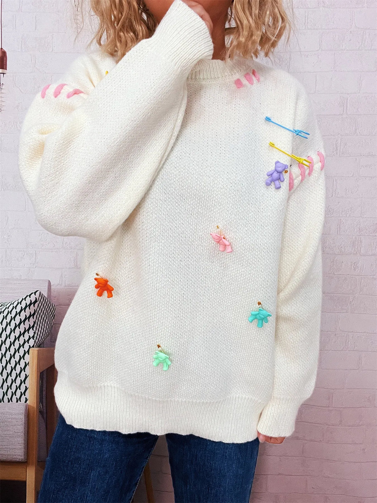 bear applique round neck sweater shoulder detail