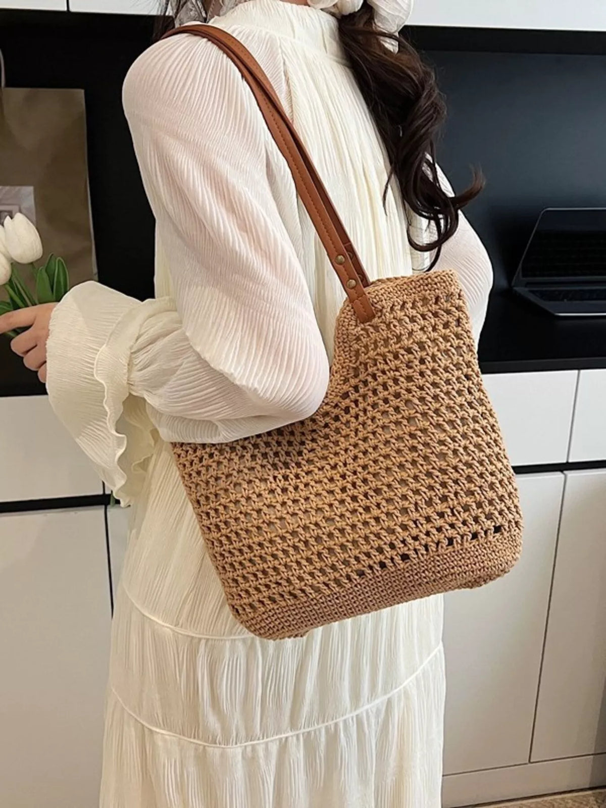 Camel straw shoulder bag side profile