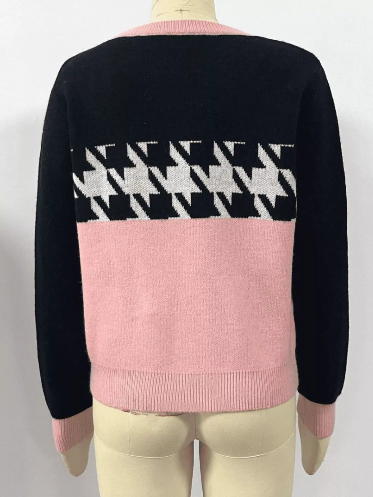 color block houndstooth sweater fabric knit detail