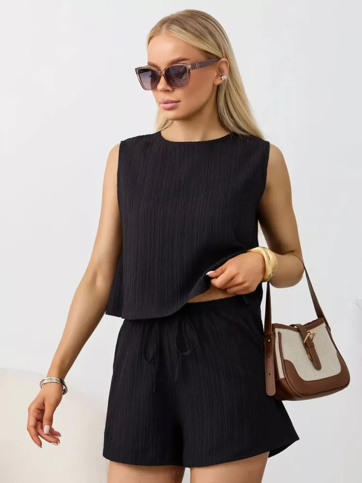 Tank and shorts set pocket detail