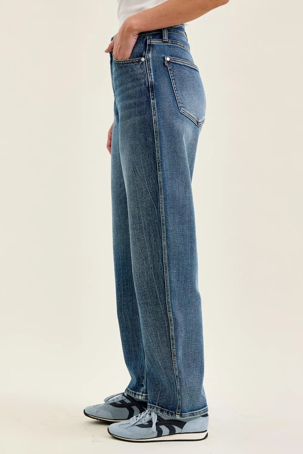 Judy Blue arc leg jeans curved leg detail