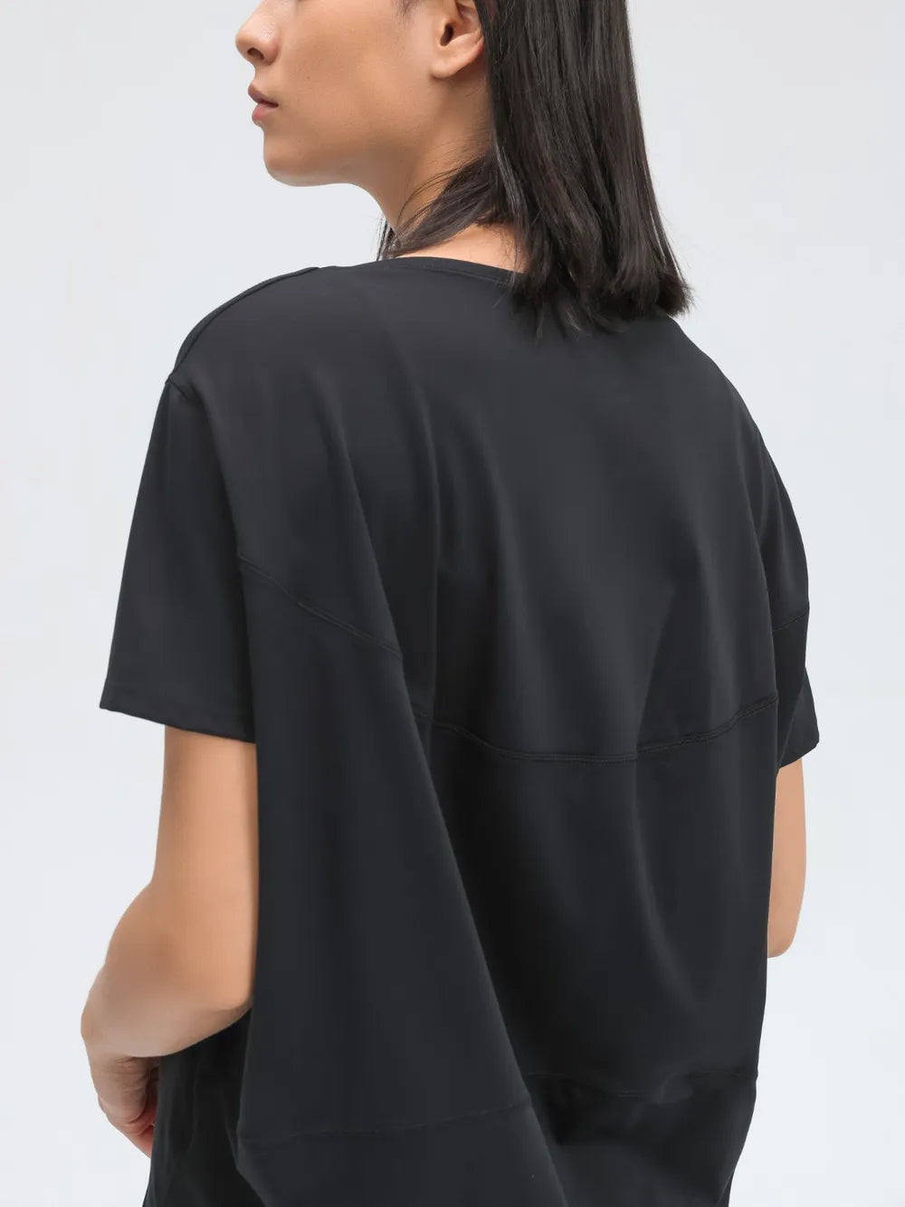 Round neck short sleeve active t-shirt campaign view