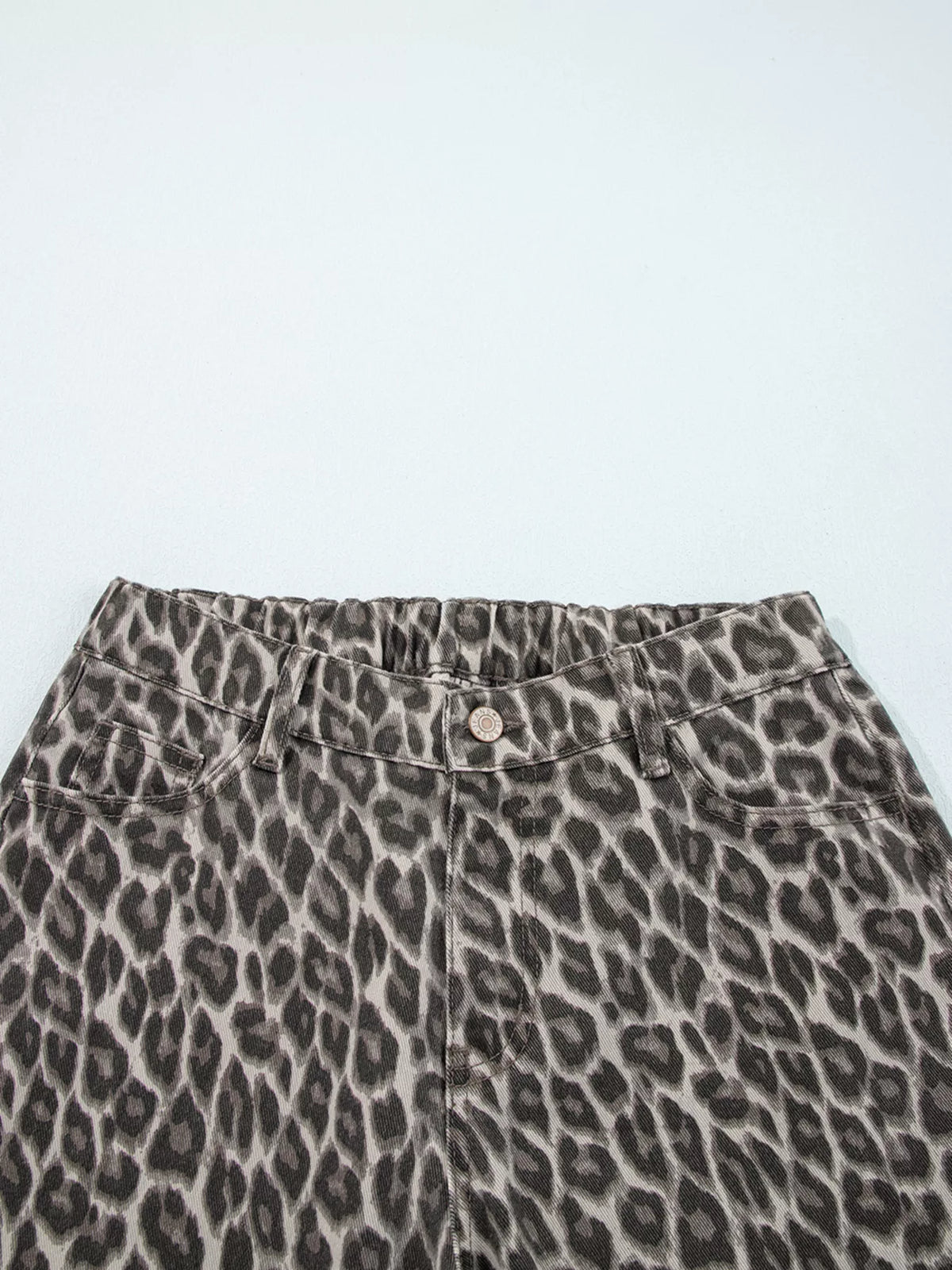 Leopard print jeans pocket detail