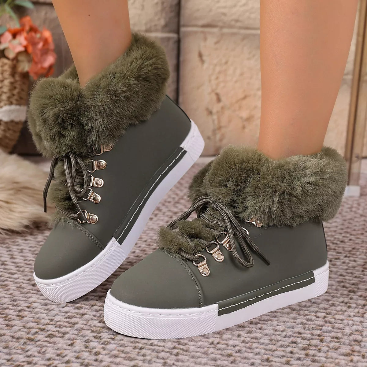 Fur lined round toe platform boots upper detail