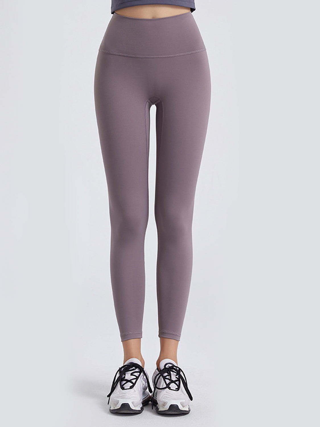 Sports leggings full view