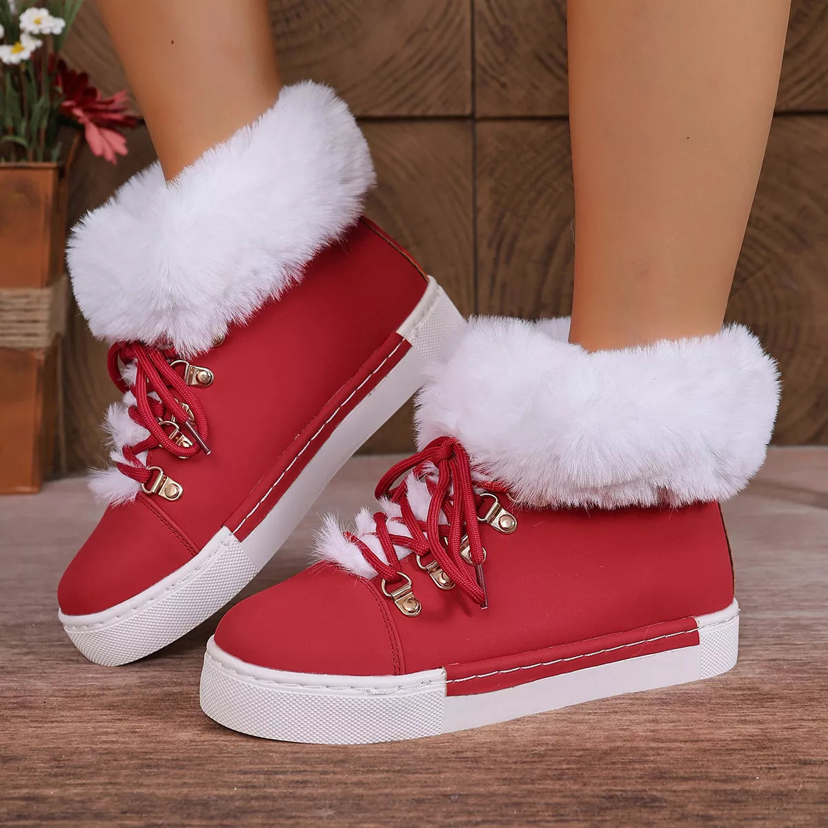 Fur lined round toe platform boots heel close up