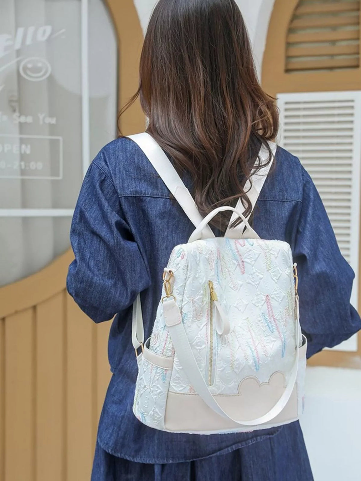 Adjustable strap polyester backpack side profile