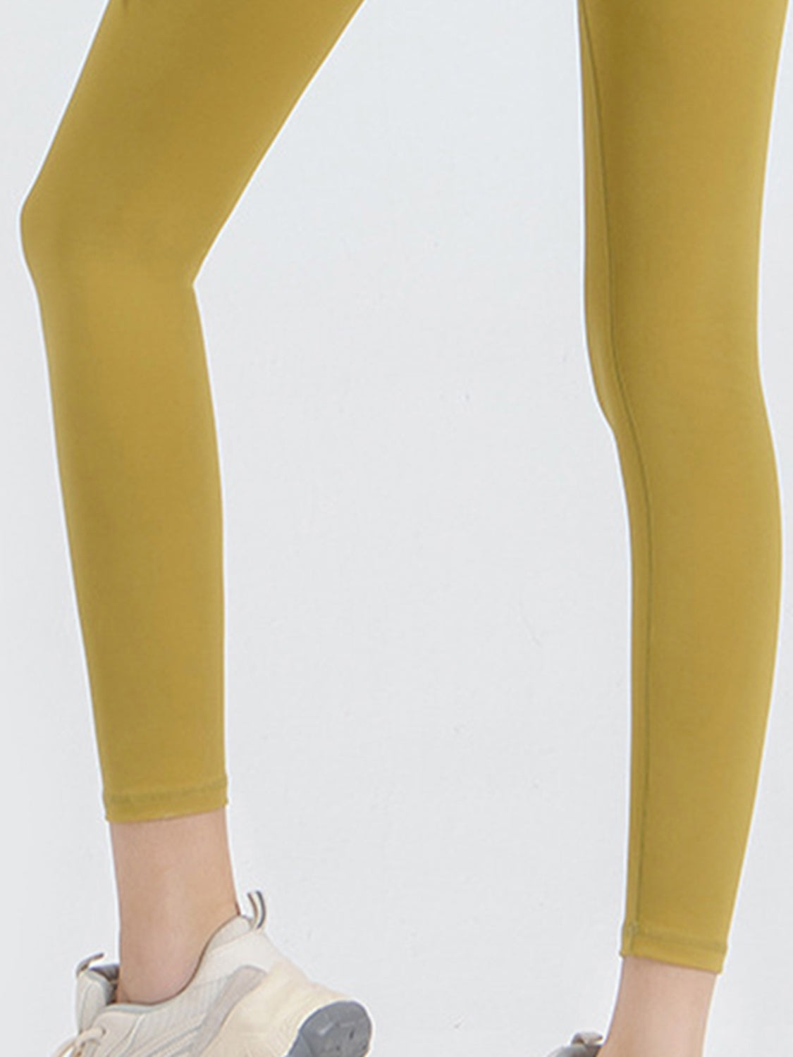 High waist leggings styled with tee