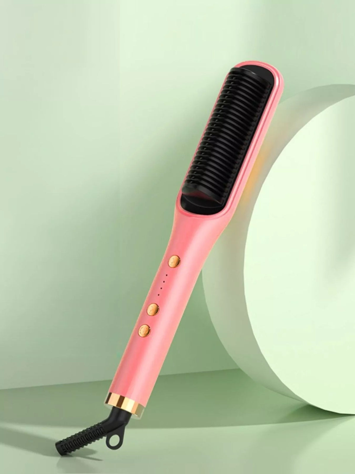 Heated comb bristles close up