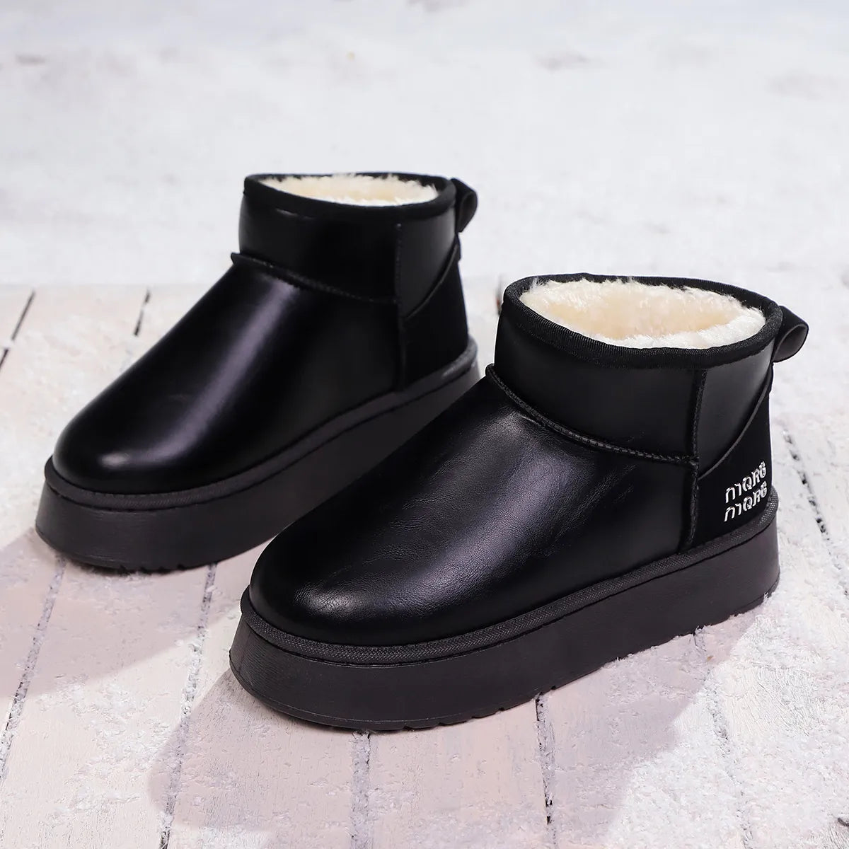 Faux fur platform ankle boots toe close up