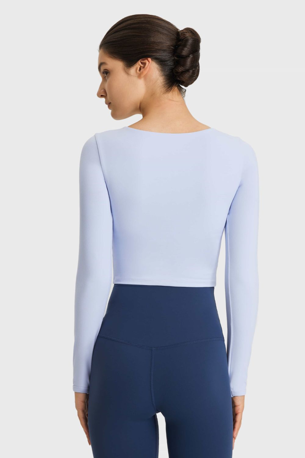 cutout long sleeve cropped sports top fabric detail